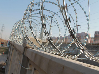 Barbed wire manufacturer